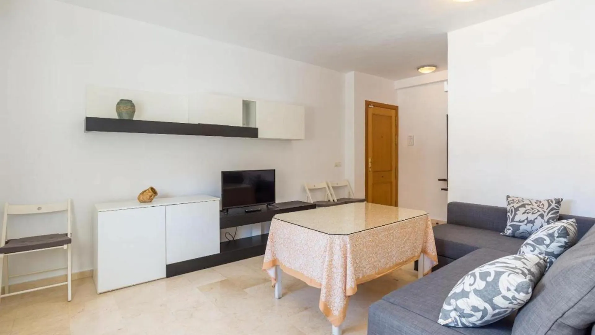 Holidays2Malaga Ventura Apartment Close Old Town Spain