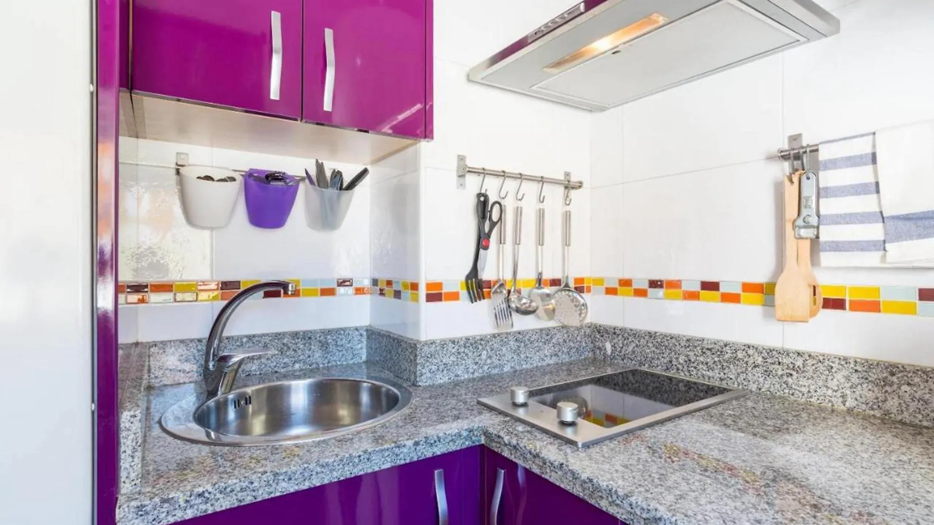 Holidays2Malaga Ventura Apartment Close Old Town Malaga