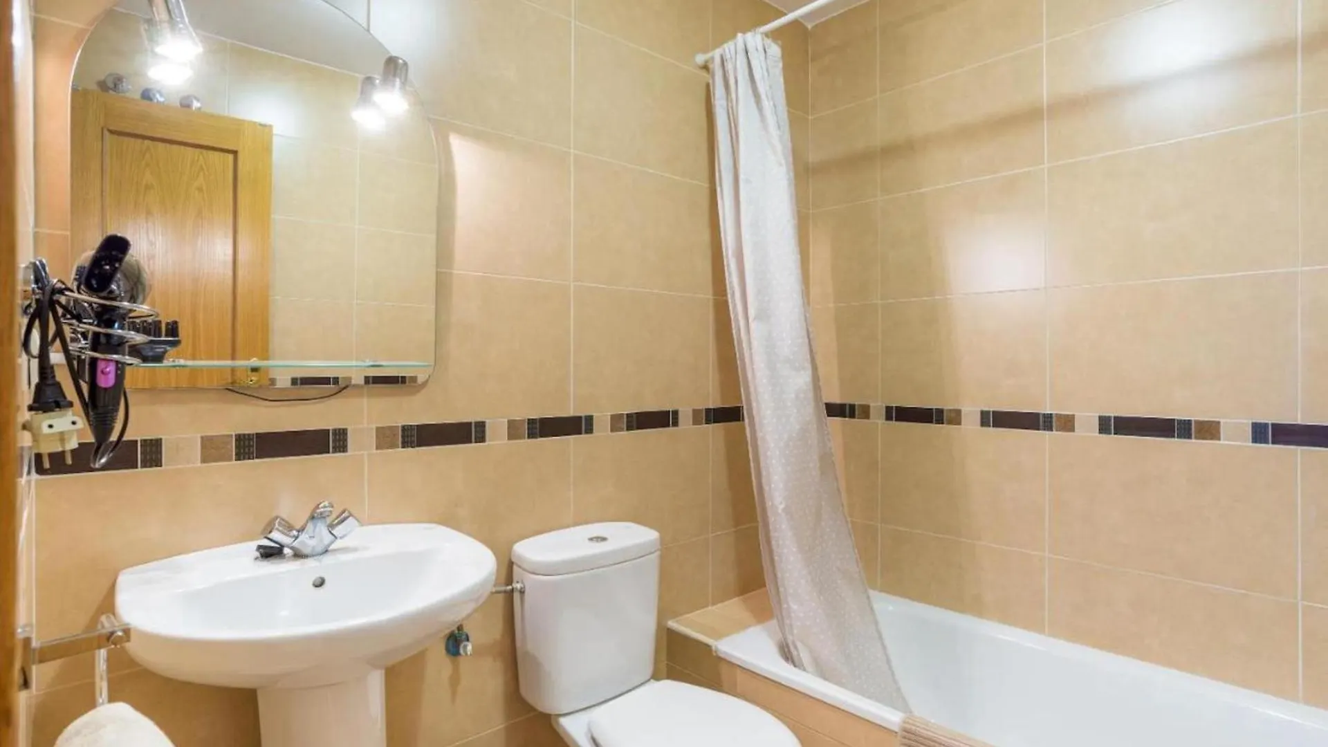 Holidays2Malaga Ventura Apartment Close Old Town 0*, Malaga